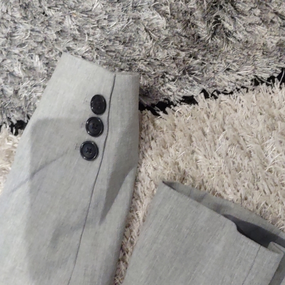 Beautiful grey blazer by Banana Republic 🌼 - Picture 10 of 16